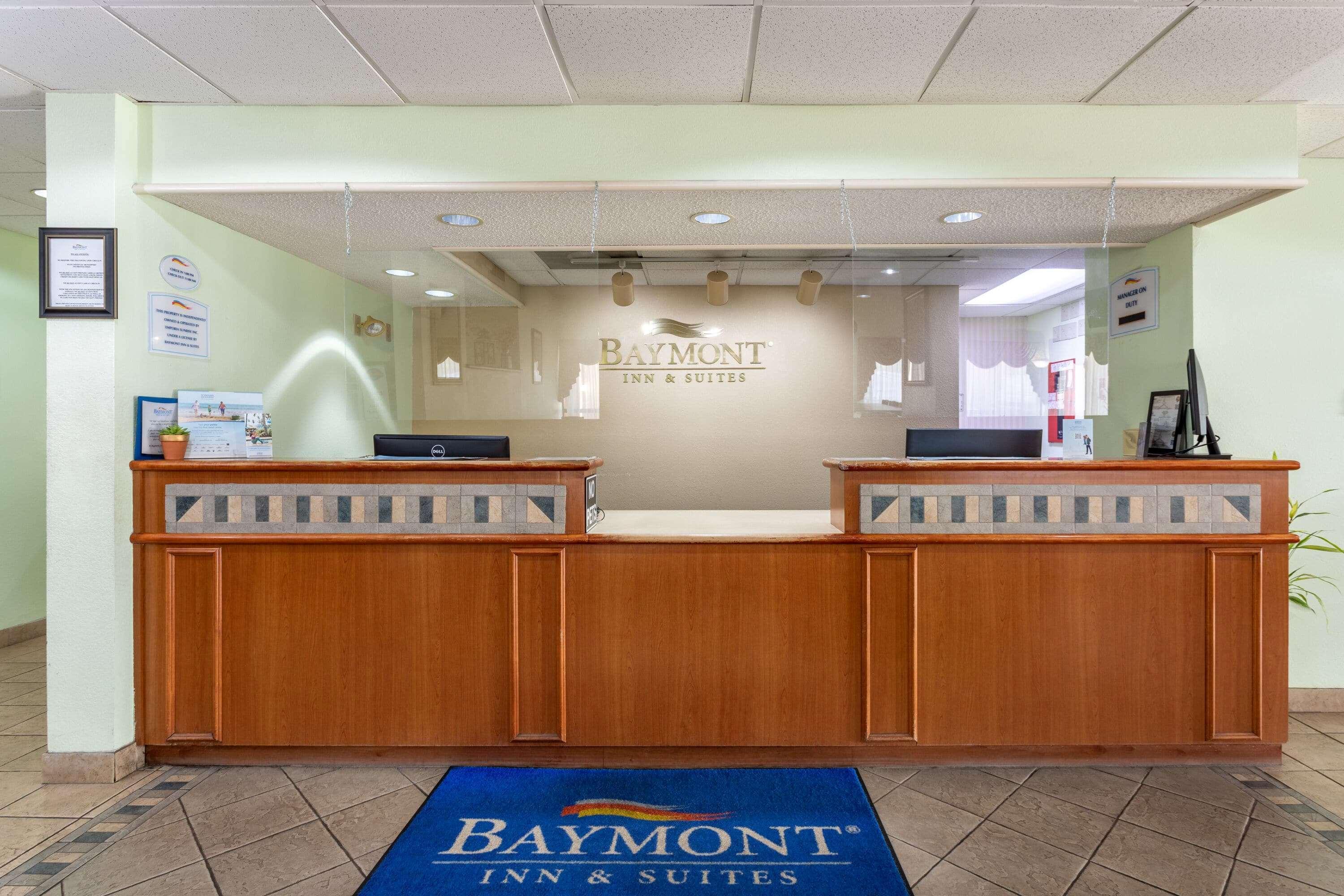 Baymont By Wyndham Tallahassee Exterior photo