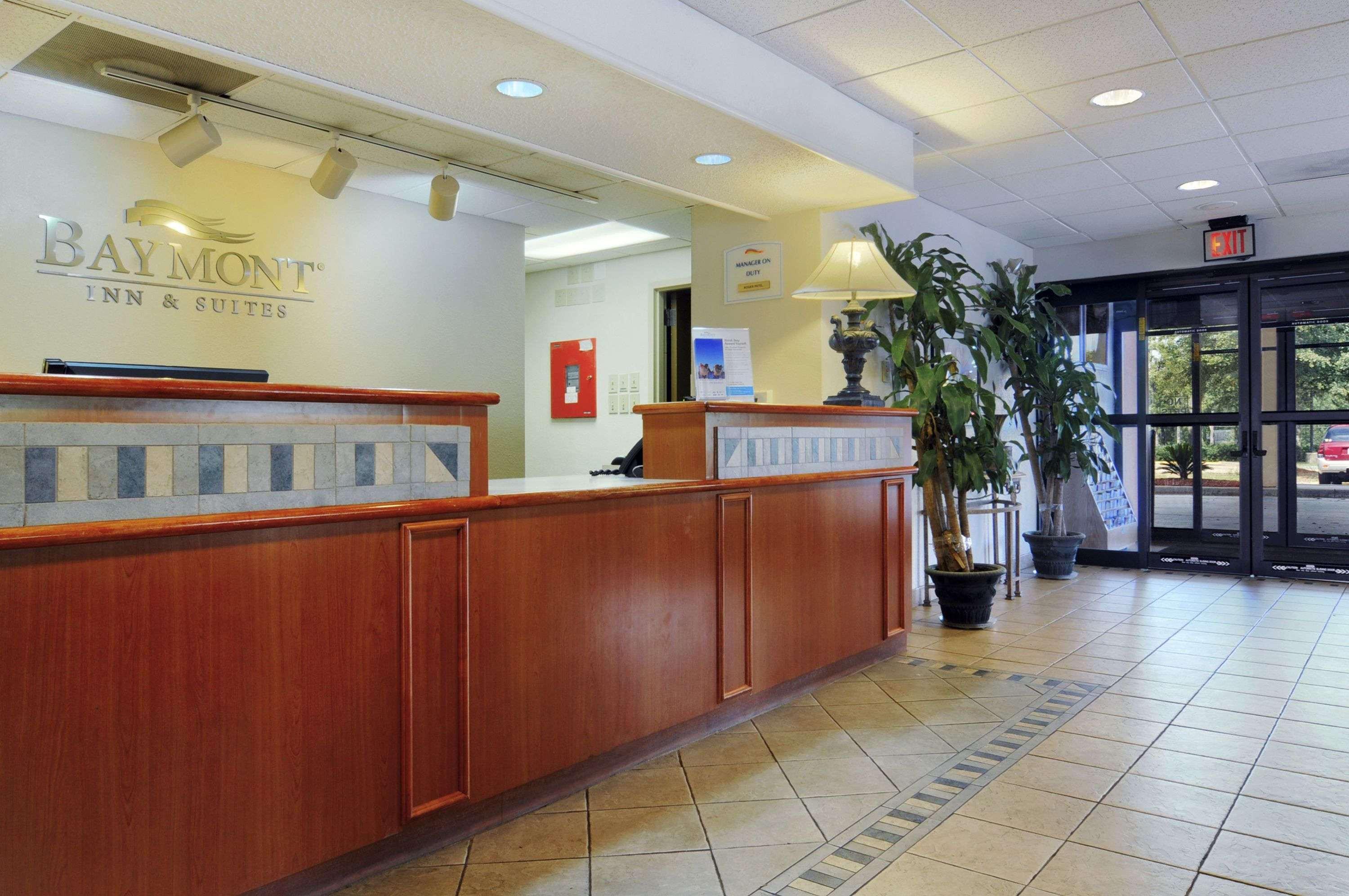 Baymont By Wyndham Tallahassee Exterior photo