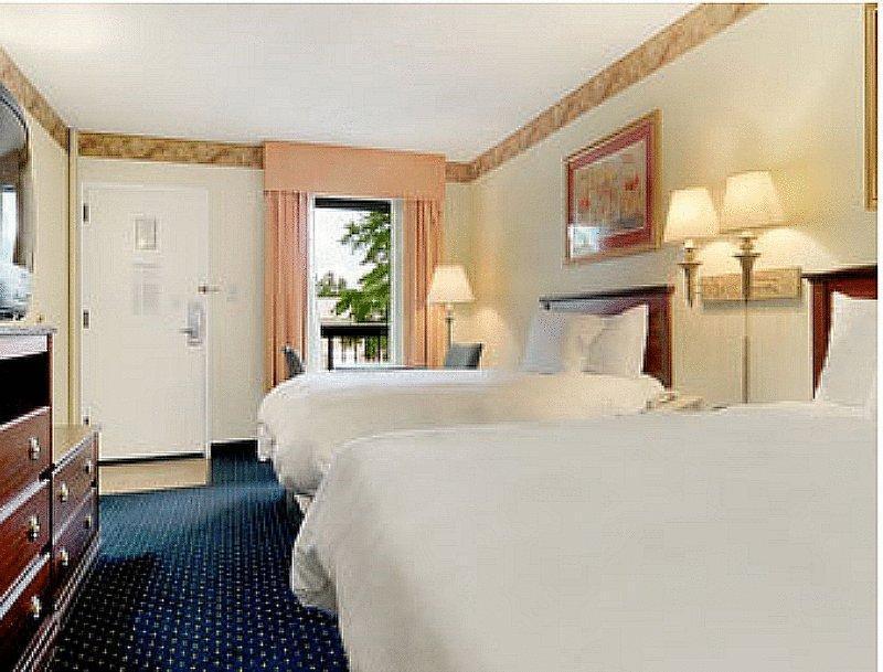 Baymont By Wyndham Tallahassee Exterior photo